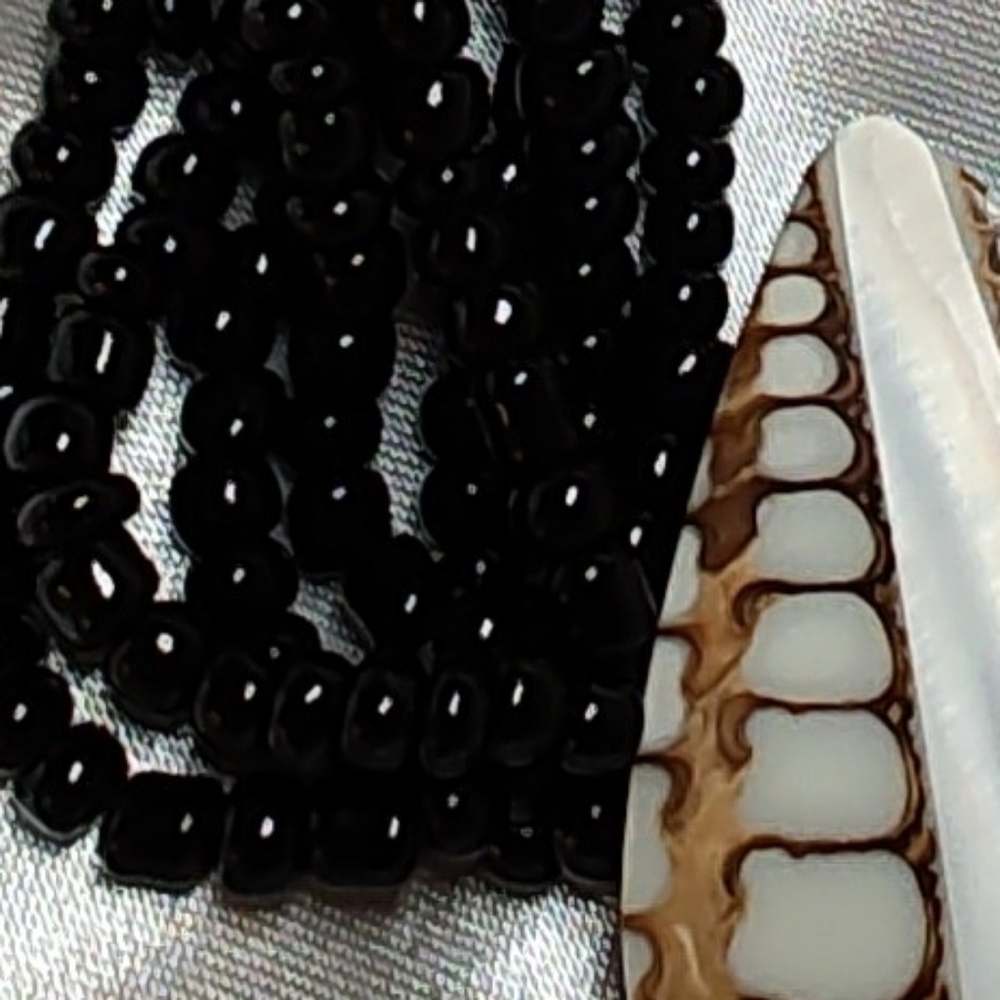 Vintage Multiple Strand Black Bead Bracelet with Mother Of Pearl Medallion - Picture 3 of 3